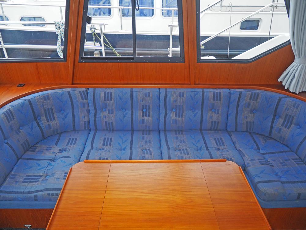 Saloon, Accommodation